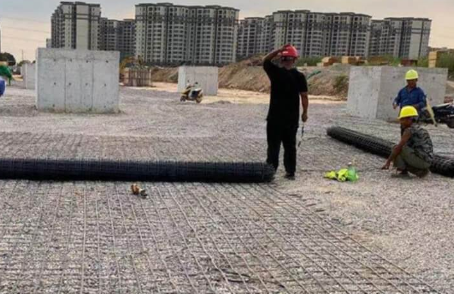 封开土工格栅铺设前地基要怎么处理？